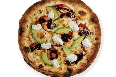 Пицца с угрём и авокадо