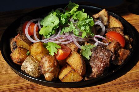 Жаркое из трёх видов мяса