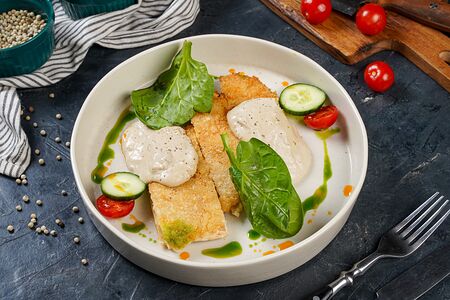 Шницель куриный со сливочно-грибным соусом