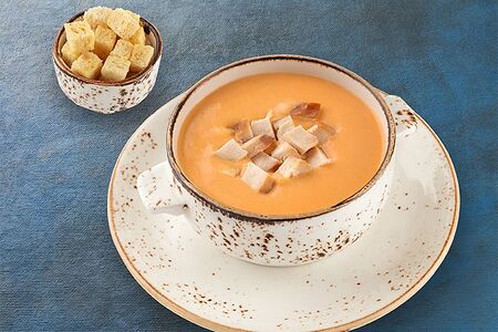 Овощной крем-суп с куриной грудкой