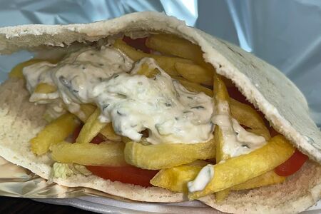 Сэндвич-ролл Гирос со свининой в лаваше