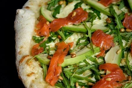 Лосось слабосоленый с авокадо 33см