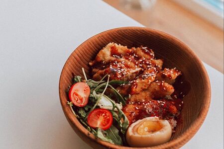 Кацу с рисом и куриными стрипсами