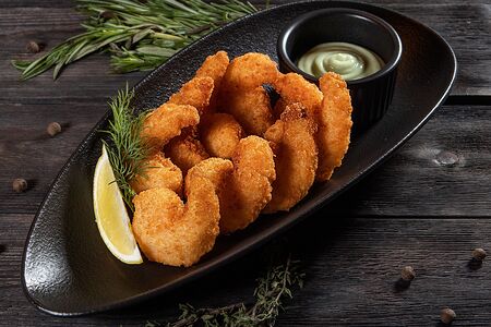 Креветки темпура с соусом васаби