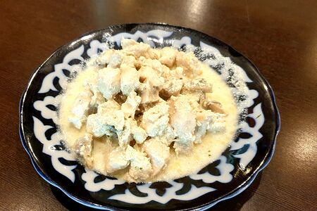 Гуляш из курицы с грибами в сливочном соусе