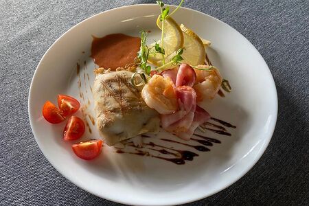 Кальмар на гриле фаршированный