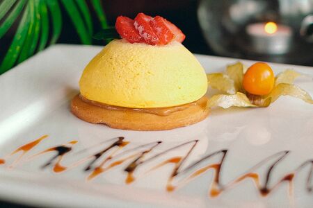 Пирожное Манго-маракуйя