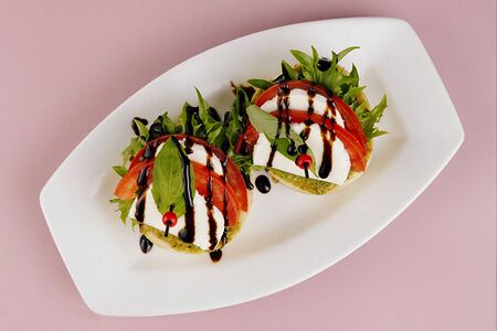 Мини-брускетта Капрезе