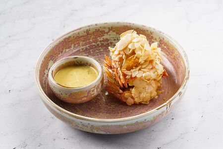 Креветки в миндальных лепестках