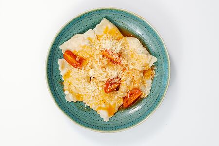 Равиоли с курицей и грибами