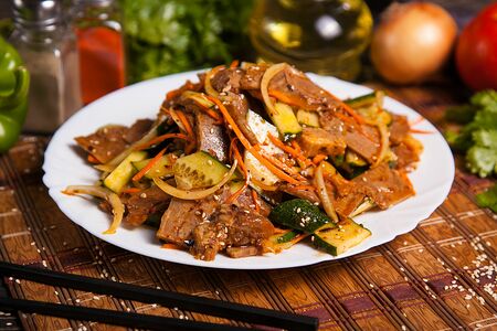 Салат Говядина с огурцом