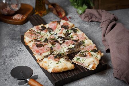 Пицца Ветчина-грибы