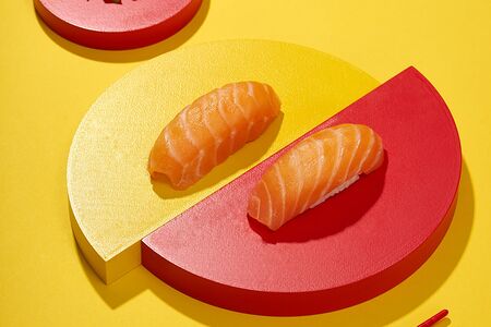 Лосось суши