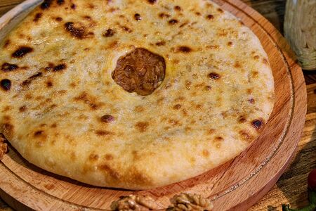 Осетинский пирог с капустой и грецким орехом   