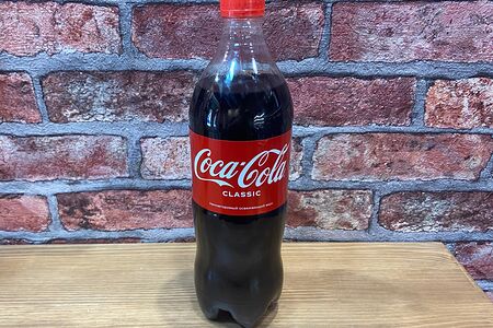 Газированный напиток Coca-Cola Classic