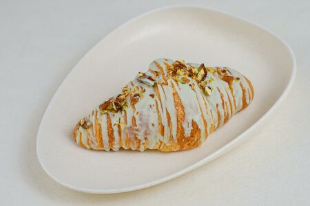 Круассан с фисташкой
