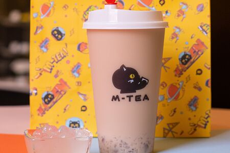 Черный латте с кокосом