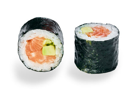 Маки с лососем и авокадо