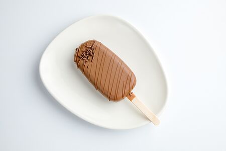 Эскимо малина-шоколад