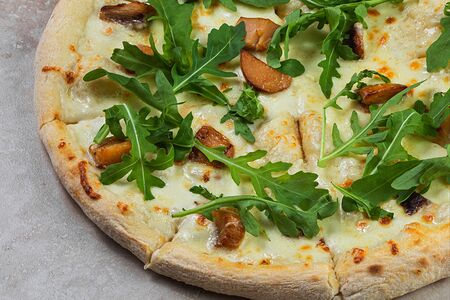 С белыми грибами и рукколой 30 см