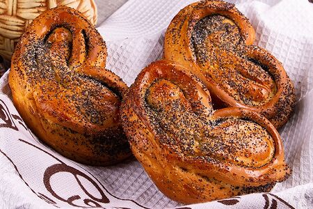 Плюшка с маком