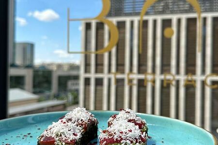 Брускетта с перцем рамиро и брынзой