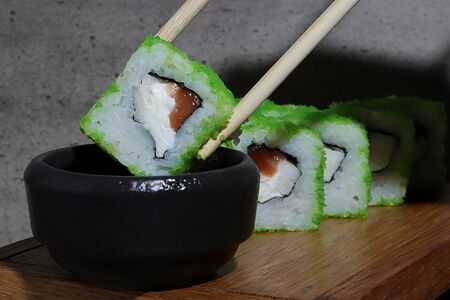 Ролл сливочный с лососем