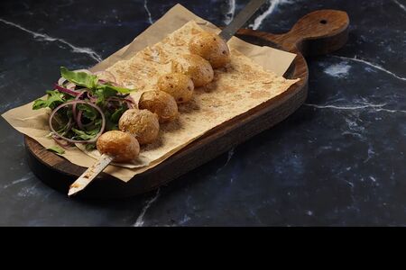 Картошка молодая по-деревенски с сыром