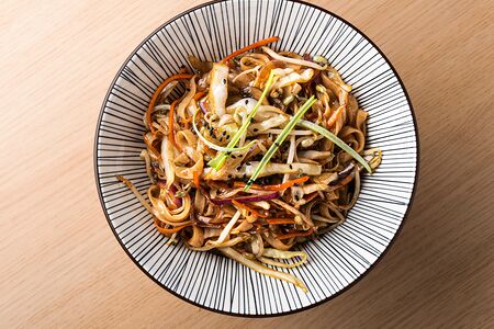 Удон со свининой