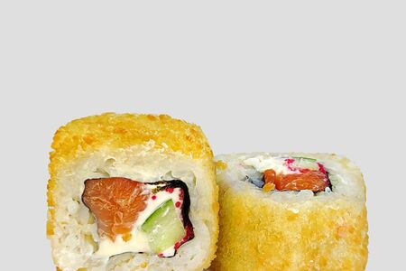 Жареный ролл с лососем