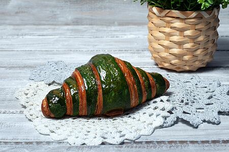 Круассан с яблоком