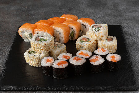 Набор роллов Лосось