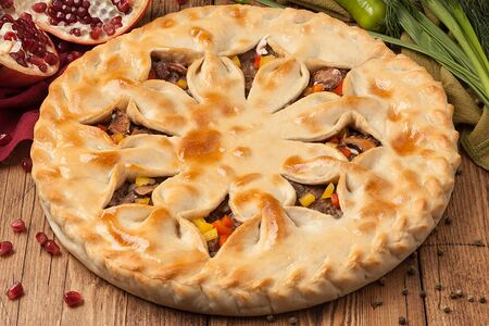 Пирог с бараниной и овощами