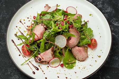 Салат с ростбифом