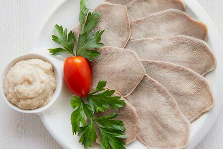 Язык говяжий с хреном