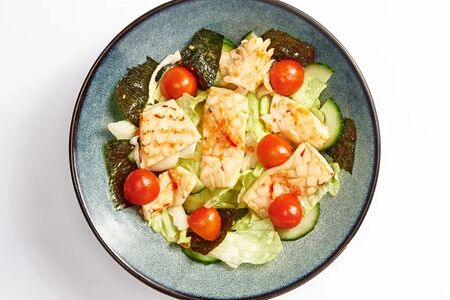 Салат с кальмаром