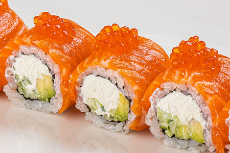 Ролл с лососем и сливочным сыром