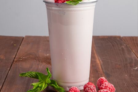 Чертовски хороший малиновый молочный коктейль за 5$