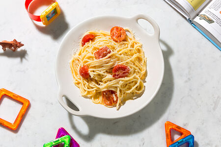 Спагетти айоли с черри