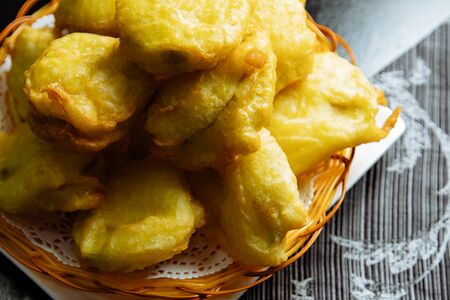 Баклажаны фаршированные в кляре