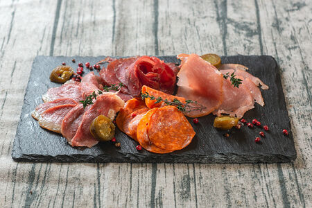 Сыровяленые деликатесы