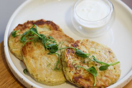 Драники со сметаной