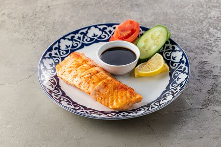 Стейк из лосося