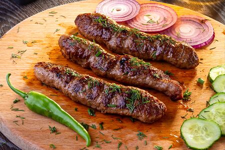 Чевапчичи в беконе