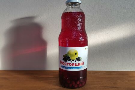 Морс из яблок и черной смородины Алонка