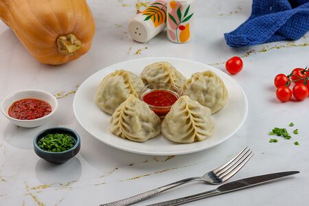 Манты с тыквой и мясом