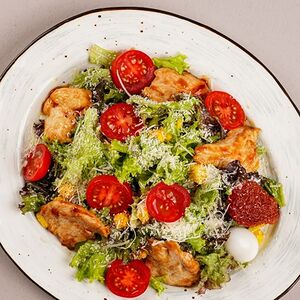 Աղցան Կեսար հավով