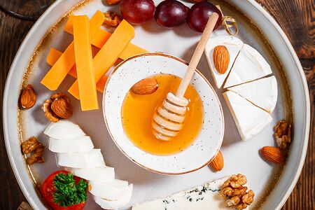 Сырная тарелка