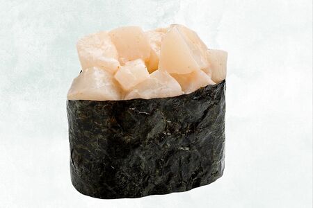 Гункан с гребешком