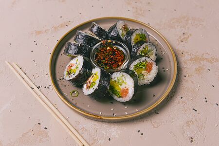 Кимпаб с лососем хе